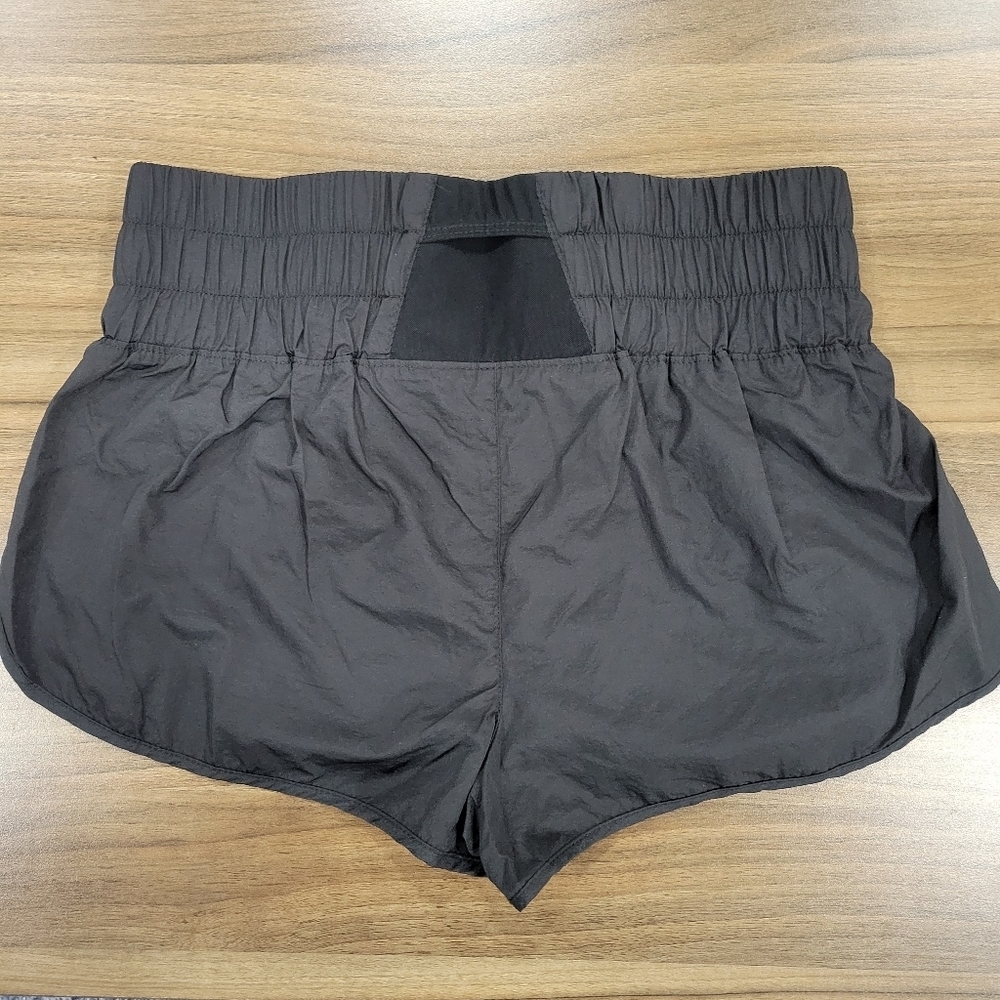 FP Movement The Way Home Smocked Waistband Black Outdoor Shorts Size M Beach - Picture 5 of 8